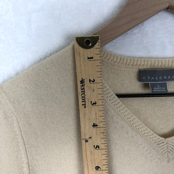 TALORA 100% Cashmere Sweater Women's Sz L Cream Knit Short Sleeve V-Neck Classic - Picture 5 of 10